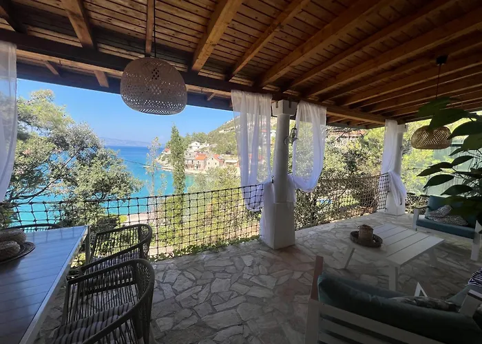 Semesterbostad Robinsone House La Storia