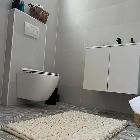 Semesterbostad Robinsone House La Storia *