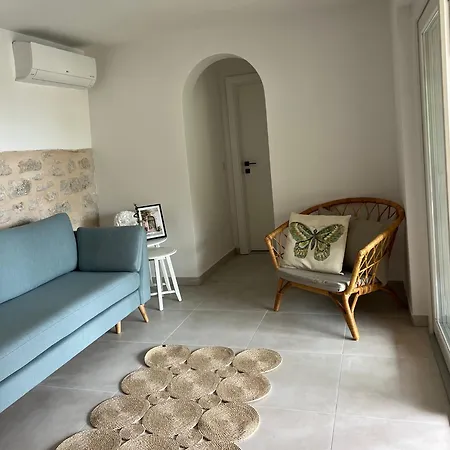 Robinsone House La Storia Holiday home *