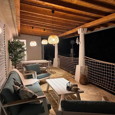 Robinsone House La Storia